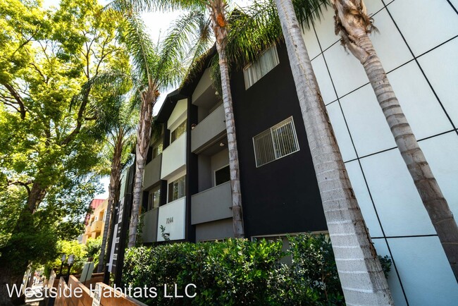 7244 Hillside- fully renovated unit in Hol... photo'