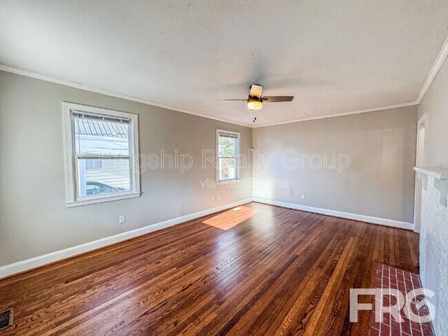 Building Photo - 611 Rudolph St