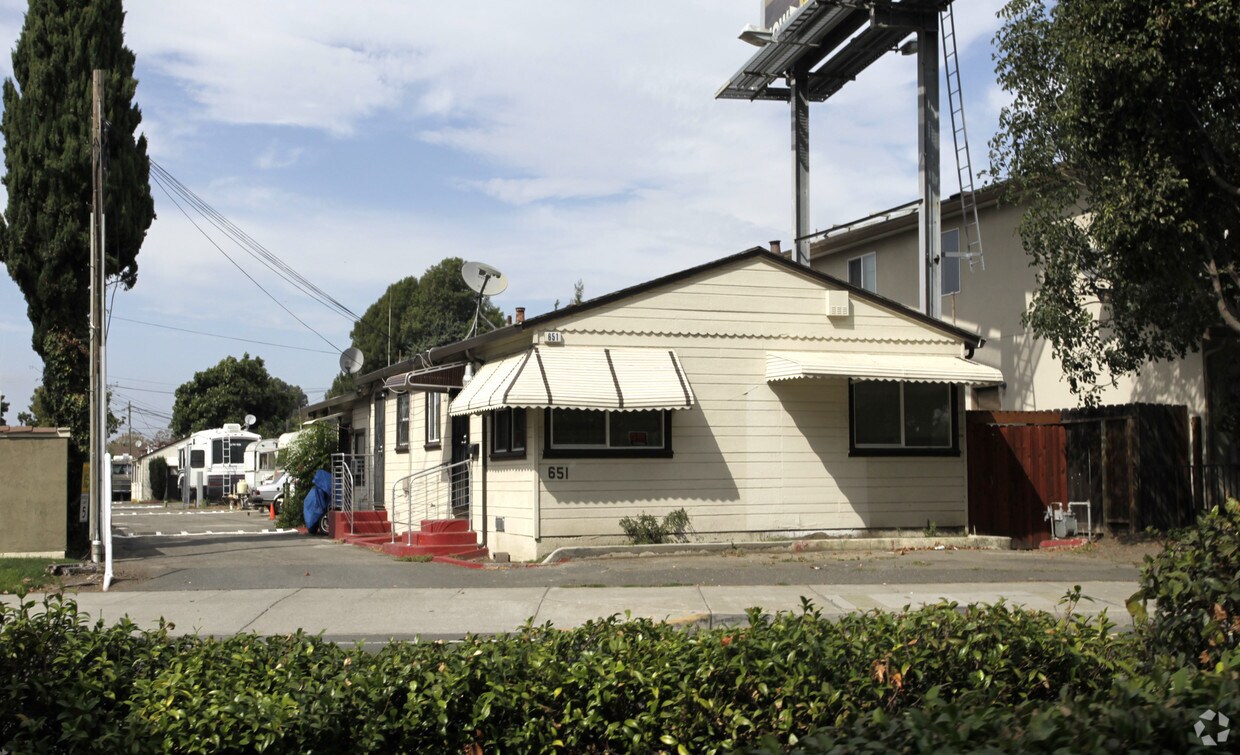 651 W A St, San Lorenzo, CA 94541 Apartments in San Lorenzo, CA