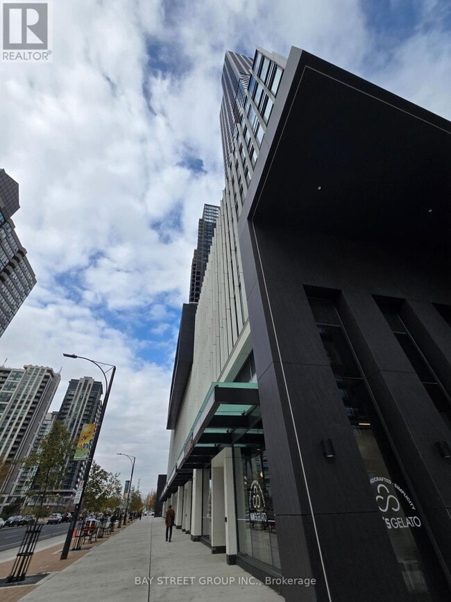 Photo du bâtiment - 395 Square One Dr