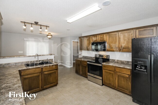 Foto del edificio - 7576 Stonington Dr