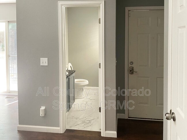 Foto del edificio - 2049 Legacy Ridge View