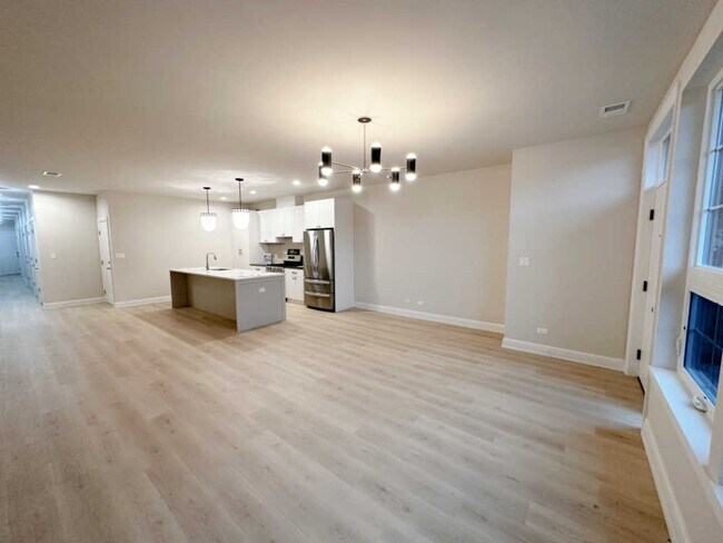 Foto del edificio - 4315 S Indiana Ave