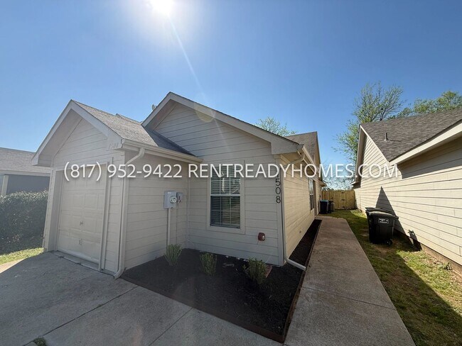 Building Photo - 1508 Pine Ln