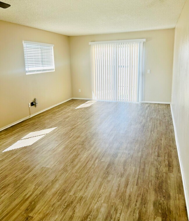 Foto del edificio - 29268 Murrieta Rd