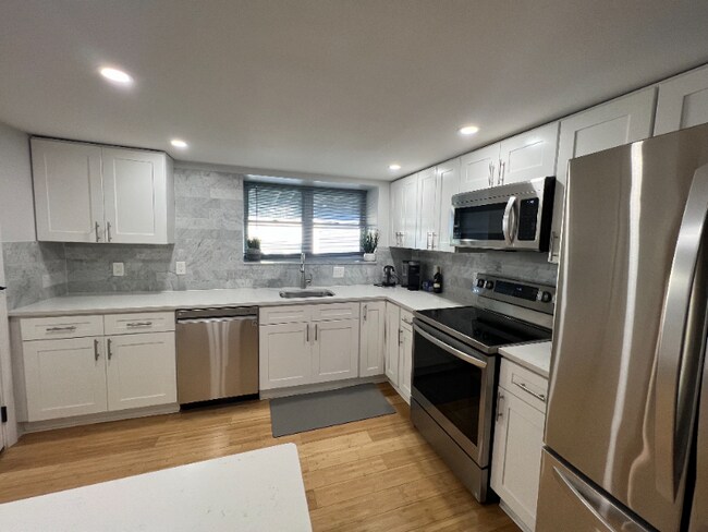 Foto del edificio - 188 Endicott Ave