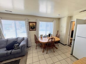 Building Photo - 171 S 900 W