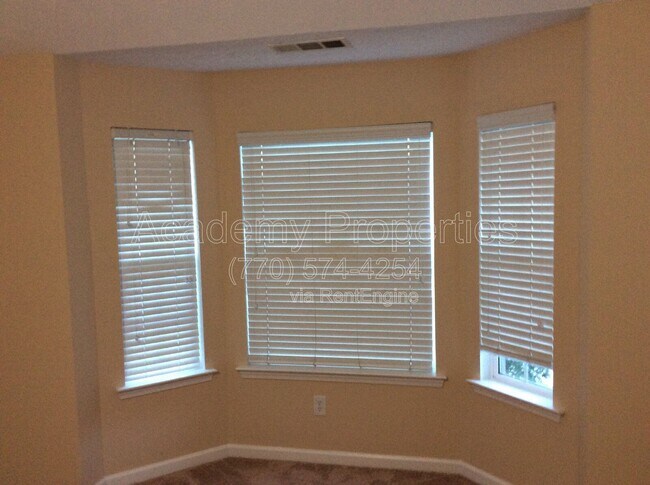 Foto del edificio - 4015 Yellow Pine Ct