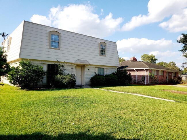 Foto del edificio - 11806 Hillcroft Ave