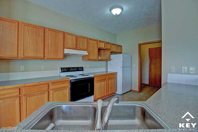 Building Photo - 537 N Bristol Ct