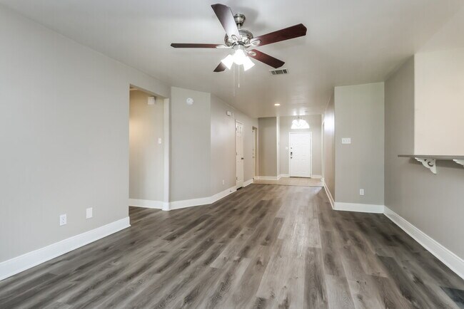 Foto del edificio - 18469 Sunrise Oaks Ct
