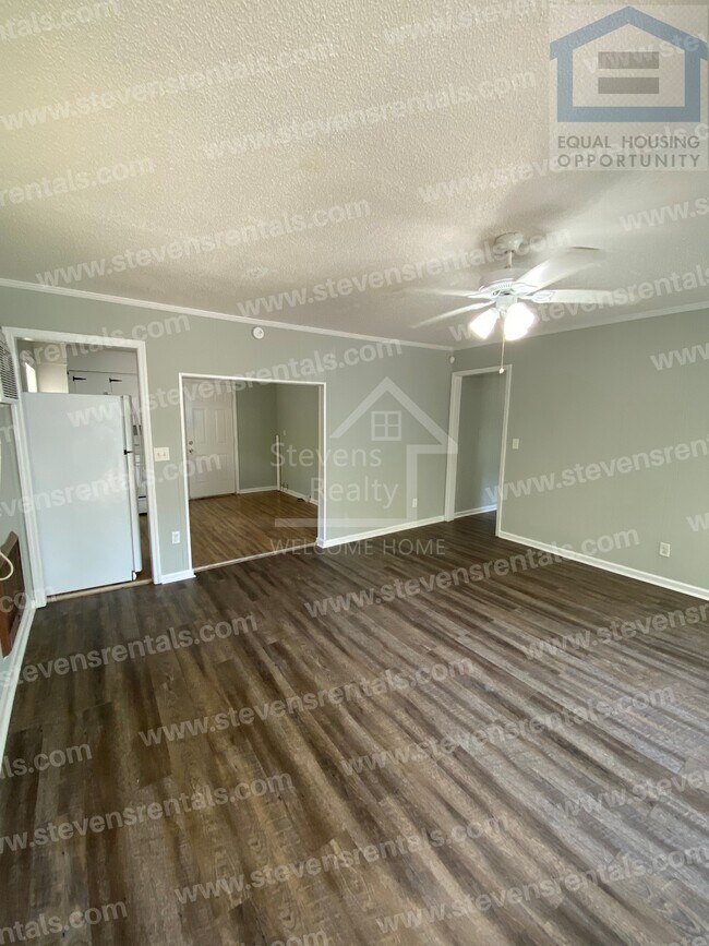 Foto del edificio - 2406 Frost St