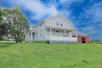Building Photo - 15634 Lakeshore Rd