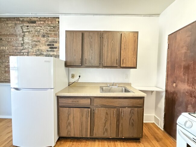 Foto del edificio - 934 W Cornelia Ave
