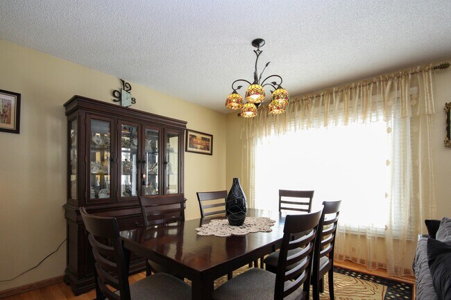 Foto del edificio - 12409 Birnamwood Ct