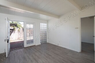 Building Photo - 2037 1/2 Grand Ave