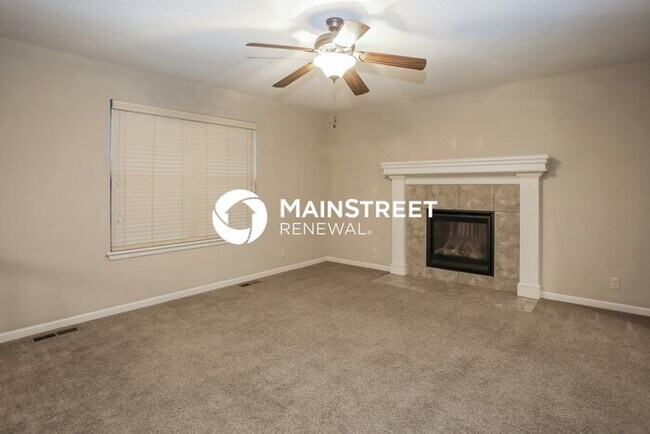 Building Photo - 4 Bedroom Pet-Friendly Home in Gardner, KS with Main Street Renewal