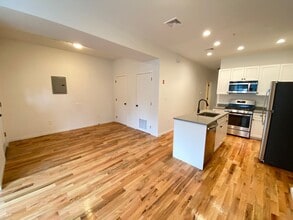 Building Photo - 55 Dubois St