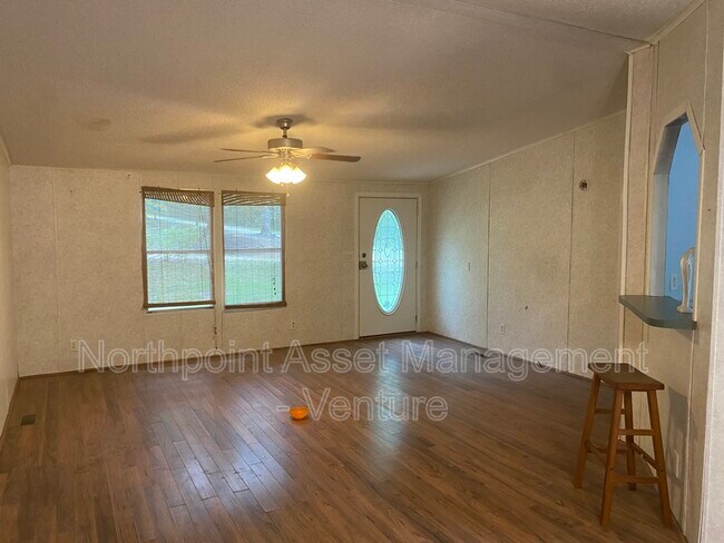 Foto del edificio - 3780 Happy Valley Dr