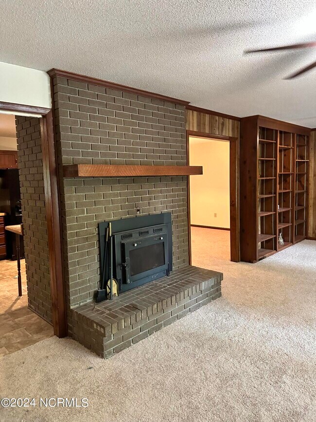 Building Photo - 135 S Belvedere Dr