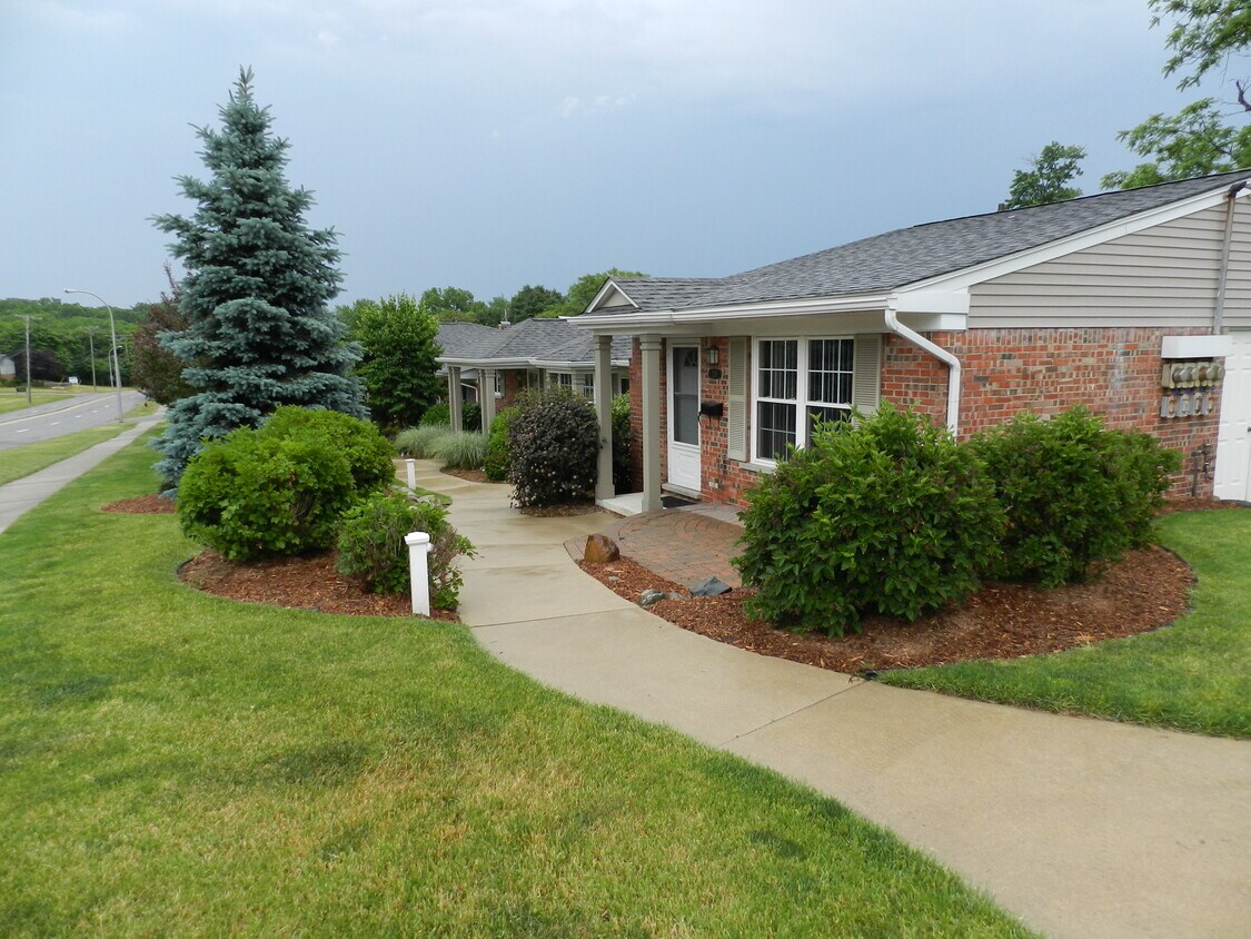 230 Plymouth Rd Unit 230, Plymouth, MI 48170 Apartments in Plymouth