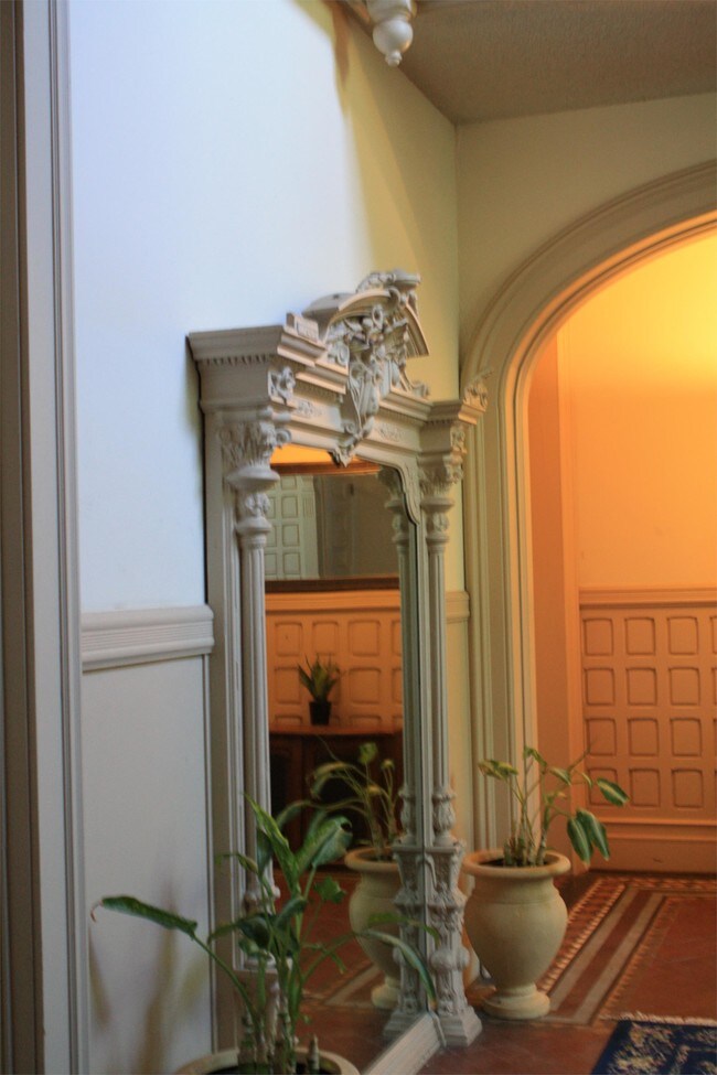 Photo - 737 East Avenue - 1