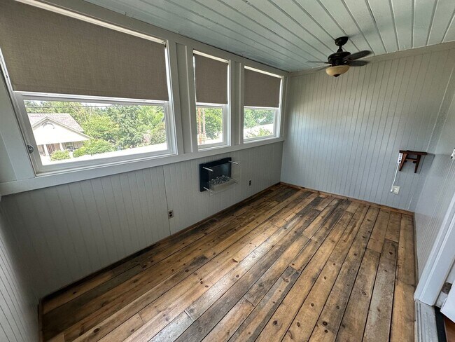Foto del edificio - Adorable 2 Bedroom One Bathroom Home Close to Downtown Grass Valley and Shopping