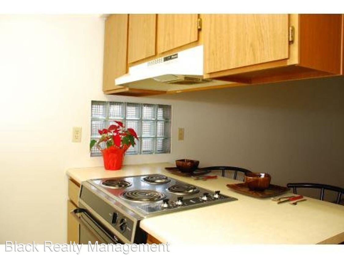 Primary Photo - 3131 S Cook St