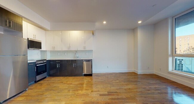 Foto del edificio - 138-28 Queens Blvd