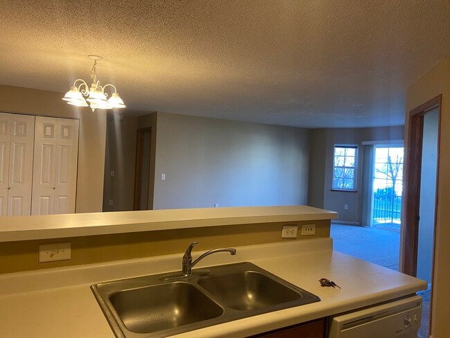 Building Photo - Hidden Cove Apartments