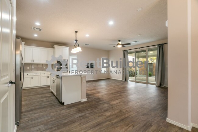 Building Photo - ***ASK ABOUT OUR HOLIDAY SPECIAL18 MONTH L...