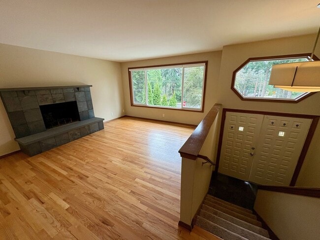 Building Photo - Redmond Home