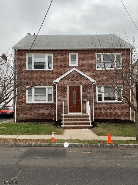 Primary Photo - 26-28 Cedar Hill Ave
