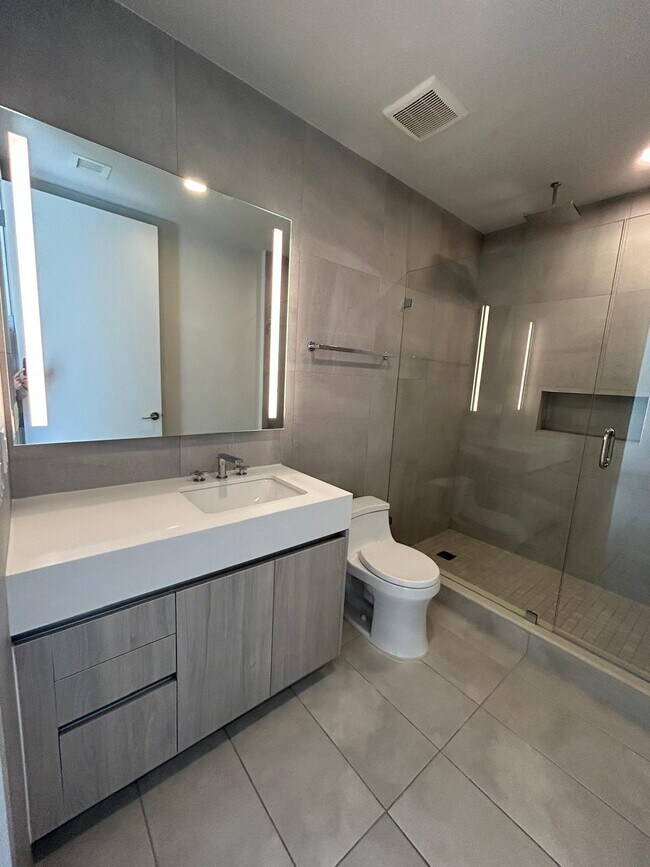Foto del edificio - 184 NW 28th St