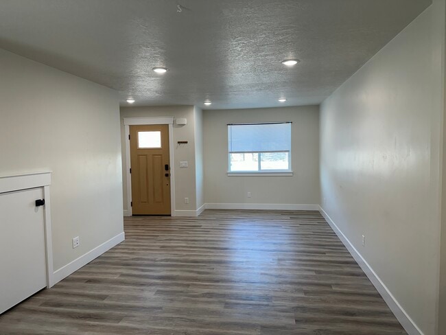 Building Photo - 3780 Philbin Rd