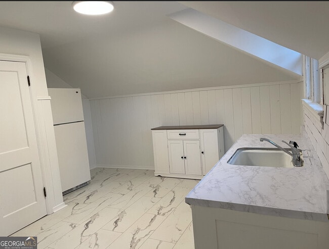 Building Photo - 1391 Jefferson Ave