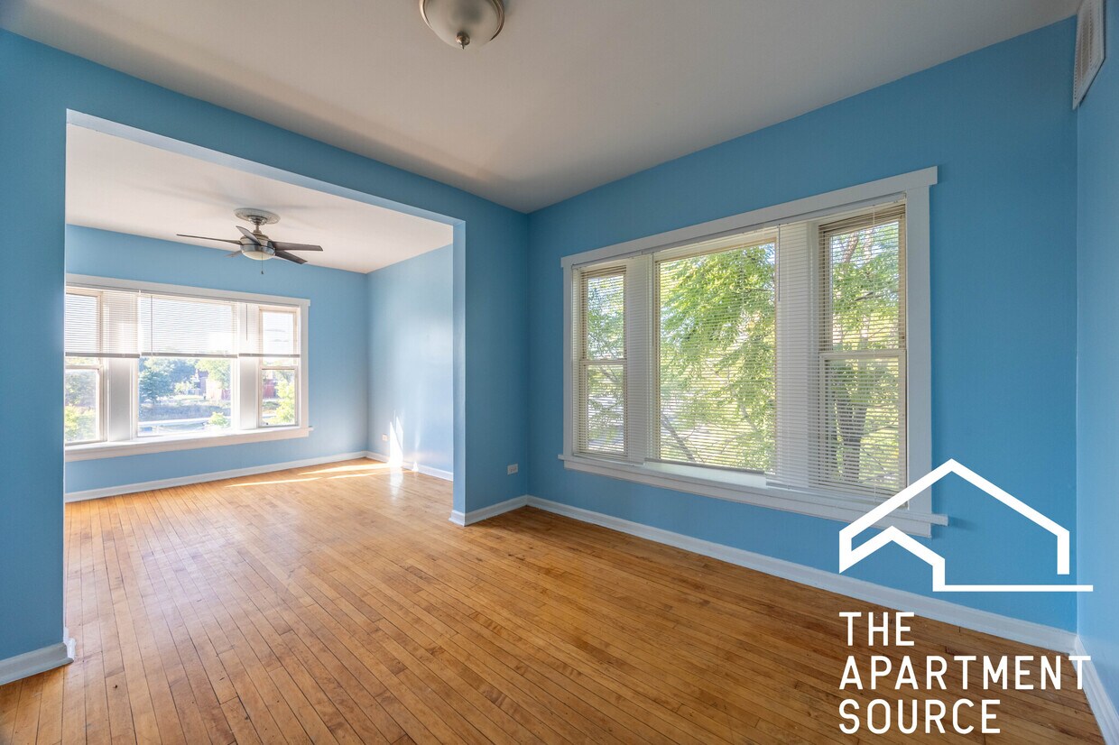 Foto principal - 4058 W Congress Pkwy