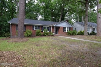 Building Photo - 1415 N Overlook Dr