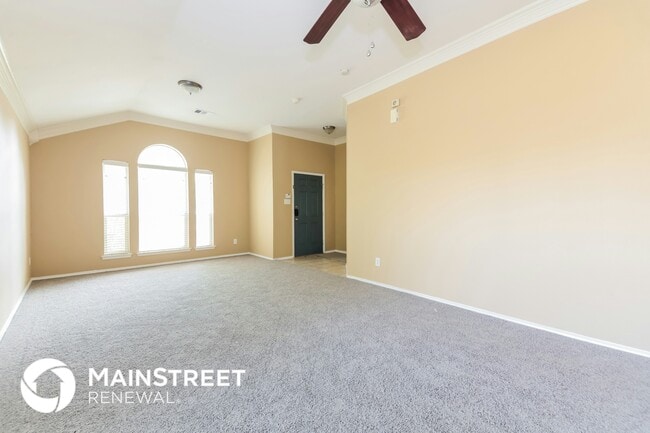 Building Photo - 208 Oxford Loop