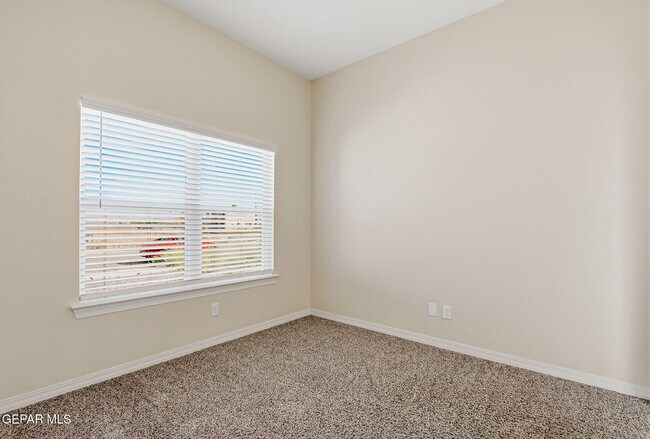 Foto del edificio - 904 Keenland Ave