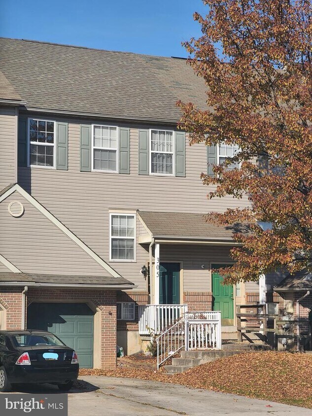 Primary Photo - 305 Charring Cross Dr