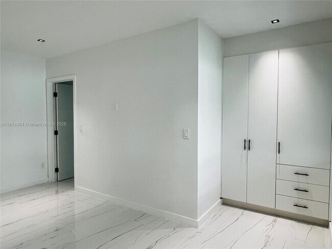 Foto del edificio - 1155 102nd St