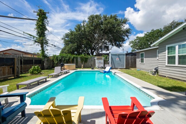 Foto del edificio - 1325 Ray Dr