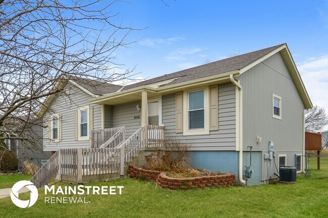 Building Photo - 606 S Sunset Ln