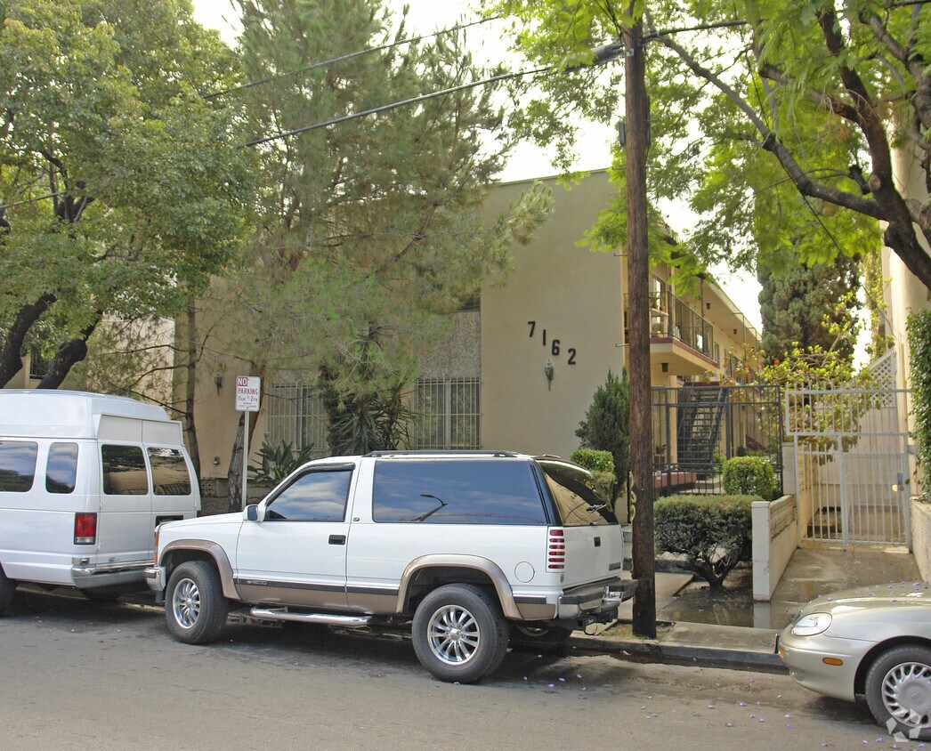Building Photo - 7162 Hawthorn Ave