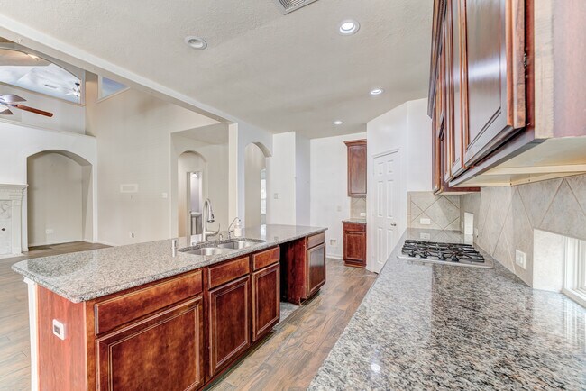 Foto del edificio - 4731 Autumn Pine Ln