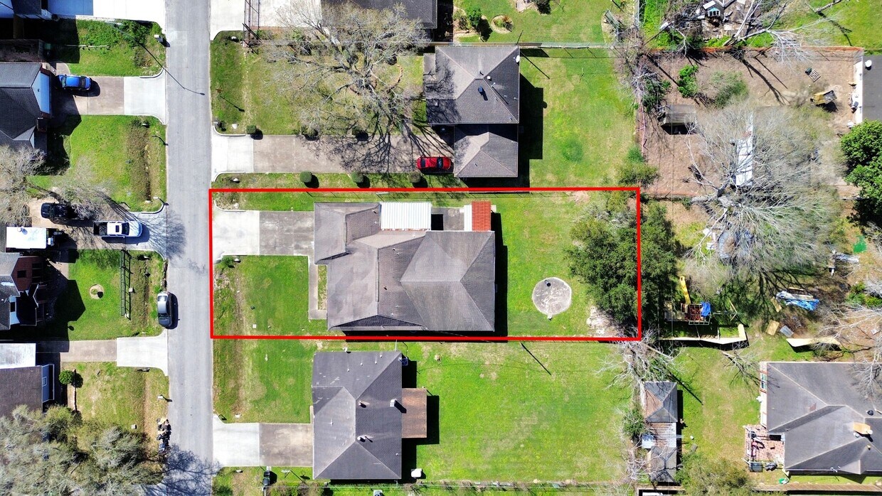 Foto del edificio - 8105 Lanham Ln