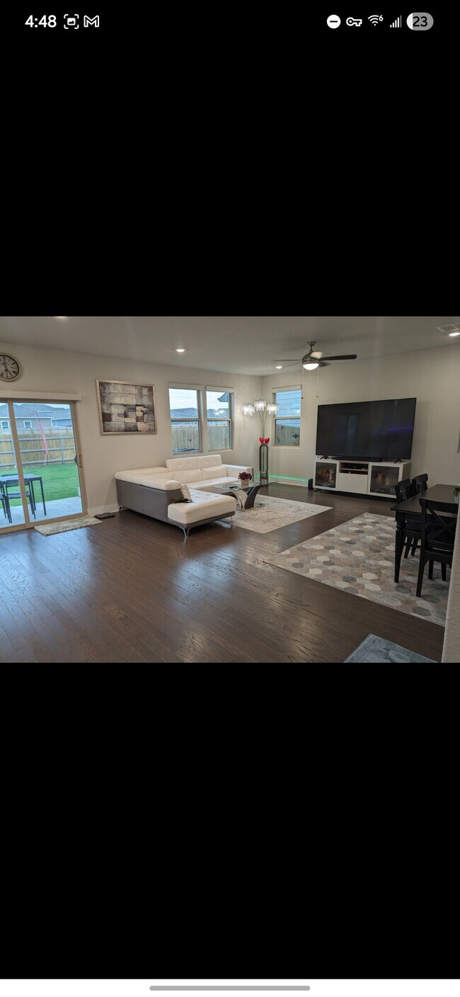 Building Photo - 505 Gray Fox Loop