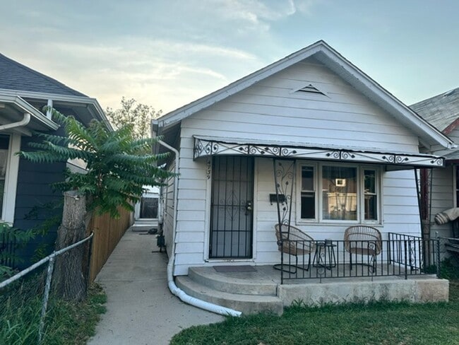 Charming 4bd/1ba Home in Denver, CO- Available April 1st! - Charming 4bd/1ba Home in Denver, CO- Available April 1st!