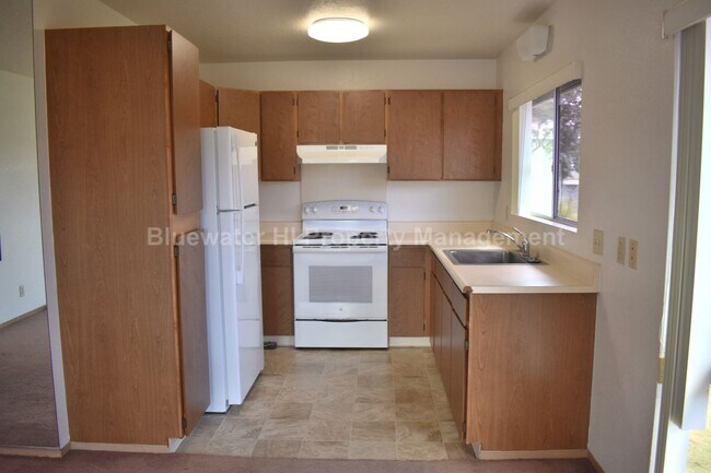 Building Photo - Mililani Parkway 2/1/2 Townhome